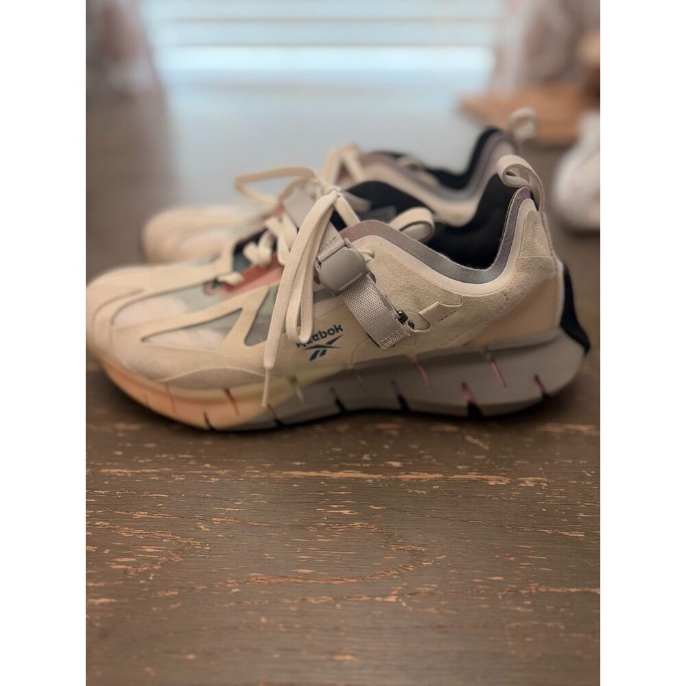 Mens 8.5 Reebok Zig Kinetica Concept sneakers